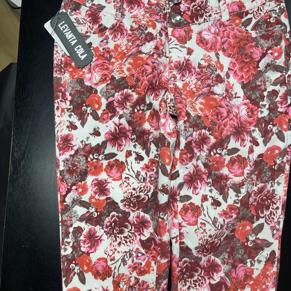 Hi Everyone!! Wondering if I should Sell on Poshmark!! What Do You Think?? - Picture 6 of 16